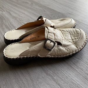 Comfort Life size 38 loafers/slip ons